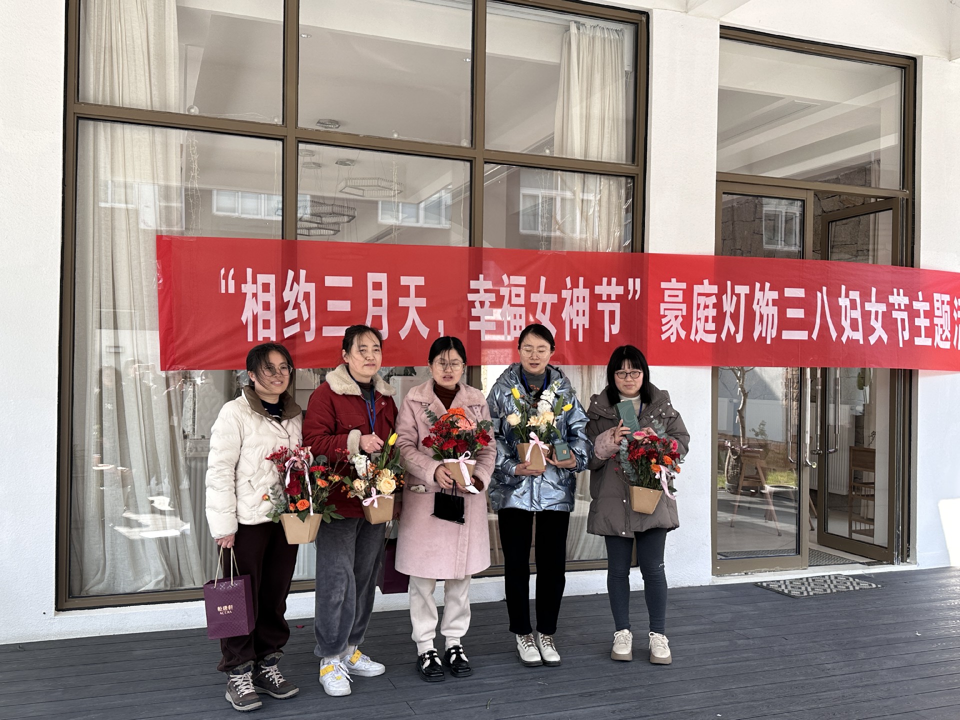 獲獎(jiǎng)?wù)吆嫌?jpg